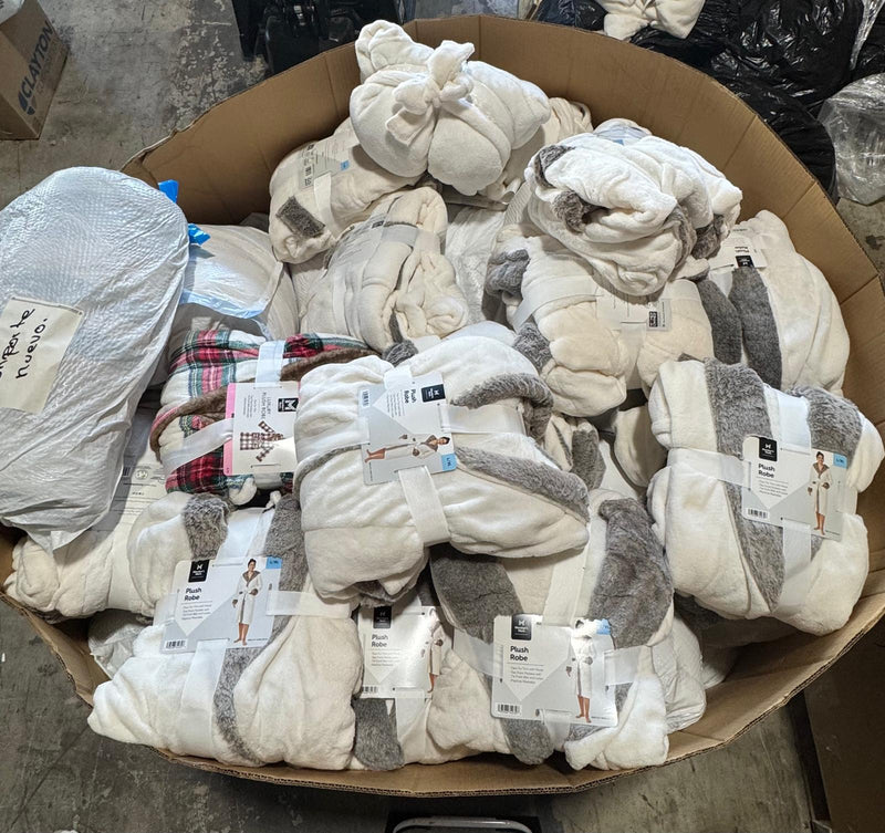 Load image into Gallery viewer, RB1 - Bathrobes
