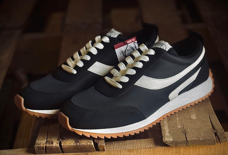 Load image into Gallery viewer, Brand Shoes (QTY: 3)
